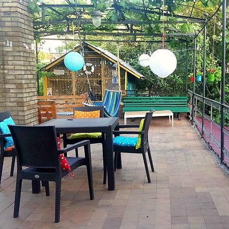 Green House In Батуми Экстерьер фото