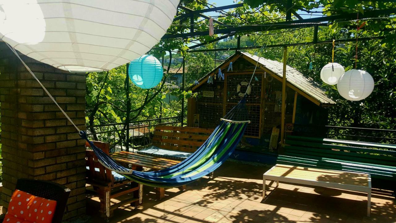 Green House In Батуми Экстерьер фото